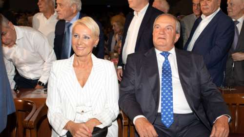 Νατάσα Παζαΐτη: Η φωτογραφία της από την κλινική - Mε ιατρική μπλούζα και εντελώς αμακιγάριστη