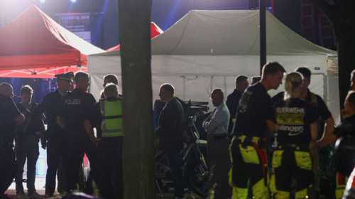 Επίθεση με μαχαίρι σε φεστιβάλ στη Γερμανία: Τρεις νεκροί και πέντε σοβαρά τραυματίες - Ο δράστης στόχευε τα θύματα στο λαιμό