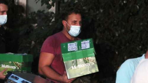 Συναγερμός στο Κολωνάκι: Εντοπίστηκε οπλοστάσιο με βαρύ οπλισμό σε αποθήκη