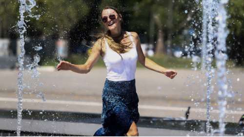 Καιρός: Ζέστη σήμερα με 33 βαθμούς Κελσίου – Άνεμοι 7 μποφόρ στο Αιγαίο, πού θα σημειωθούν καταιγίδες