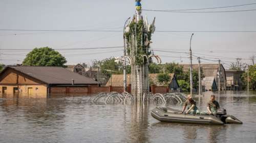 Φράγμα στη Χερσώνα: Οι βόμβες πέφτουν την ώρα που δημοσιογράφοι του BBC μιλούν με πλημμυροπαθείς [Βίντεο]