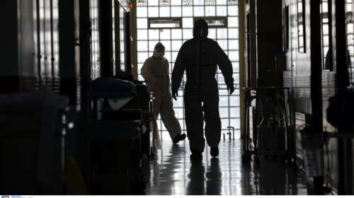 Πρόβλεψη σοκ Σαρηγιάννη για 120 νεκρούς την ημέρα και 800 διασωληνωμένους τα Χριστούγεννα