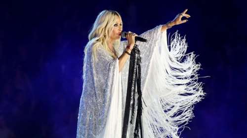 Άννα Βίσση: Το υπέρλαμπρο look στο Καλλιμάρμαρο με δημιουργία Vrettos Vrettakos με 600.000 κεντημένα κρύσταλλα και δύο μήνες κατασκευής