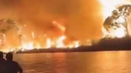 Πύρινη κόλαση στην Αττάλεια - Εκκενώθηκαν ξενοδοχεία σε τουριστικό θέρετρο [βίντεο]