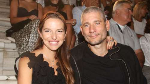 Εριέττα Κούρκουλου - Λάτση: Στο Ηρώδειο με μαύρο μίνι φόρεμα και μπαλαρίνες - Η πρώτη δημόσια εμφάνιση της εγκυμονούσας