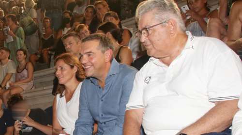 Αλέξης Τσίπρας - Μπέττυ Μπαζιάνα: Μαζί στο Ηρώδειο, κάθισαν δίπλα στον Δημήτρη Κουτσούμπα [εικόνες]