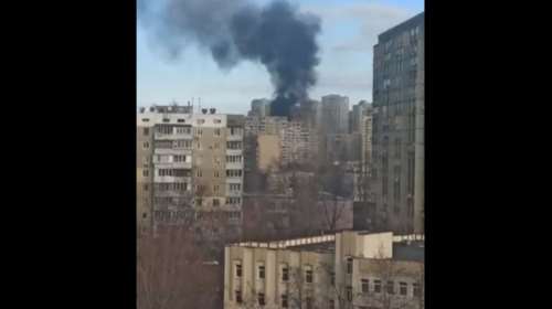Πόλεμος στην Ουκρανία: Συνεχίζονται οι μάχες στο Κίεβο – Χτυπήθηκε ξανά πολυκατοικία [Βίντεο]