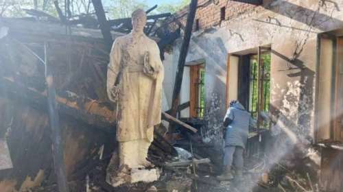 Πόλεμος στην Ουκρανία: Οι Ρώσοι βομβάρδισαν μουσείο - "Άφωνος" ο Ζελένσκι από την καταστροφή [εικόνες]