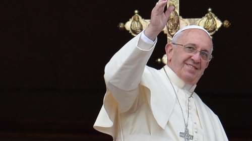 Πάπας Φραγκίσκος: Οι καμπάνες της Νοτρ Νταμ χτύπησαν 88 φορές - Σκοτεινός θα παραμείνει απόψε ο πύργος του Άιφελ