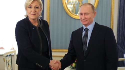 Εκλογές στη Γαλλία: &quot;Πανευρωπαϊκή τάση&quot; βλέπει το Κρεμλίνο στη νίκη της ρωσόφιλης Μαρίν Λε Πεν