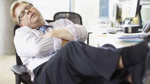 Η δύναμη του power nap: Πόσο καλό κάνει, πόσο πρέπει να διαρκεί και πότε πρέπει να γίνεται
