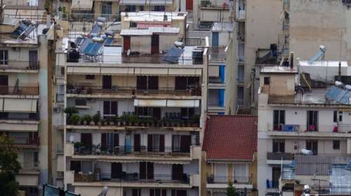 Στη Βουλή ο νέος ΕΝΦΙΑ 2022 με τους μειωμένους συντελεστές  - Δείτε τις ελαφρύνσεις ανά ζώνη