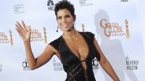 Αποκαλυπτική η Χάλι Μπέρι: Ανακάλυψα τη σεξουαλικότητά μου όταν ήμουν 11 ετών