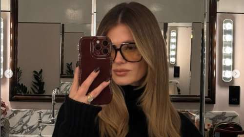 Αμαλία Κωστοπούλου: Το στιλάτο μπουφάν Prada που φόρεσε στο παγωμένο Τέξας