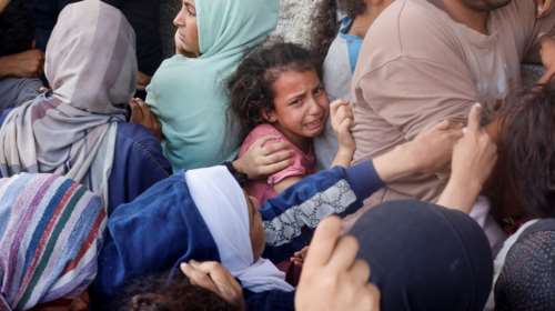 Γάζα: "Είναι παιδί. Φωνάζει για βοήθεια. Γιατί το βομβάρδισαν;"