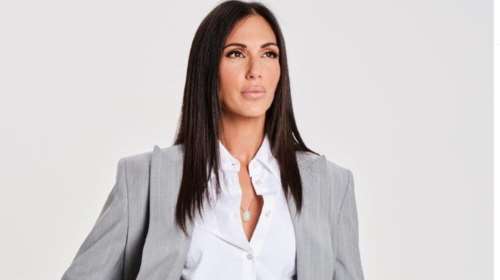 Ανθή Βούλγαρη: Είναι 6 μηνών έγκυος και το επιβεβαίωσε - Ποζάρει με μίντι εφαρμοστό φόρεμα και nude γόβες