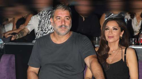 Δέσποινα Βανδή και Βασίλης Μπισμπίκης: Γιόρτασαν την Κ. Δευτέρα στο στέκι τους στου Ψυρρή