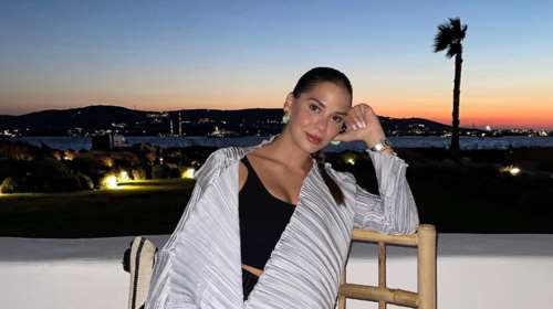 Η Αλεξάνδρα Κωστοπούλου εντυπωσιάζει με κομψό λευκό σύνολο - Το σχόλιο του πατέρα της