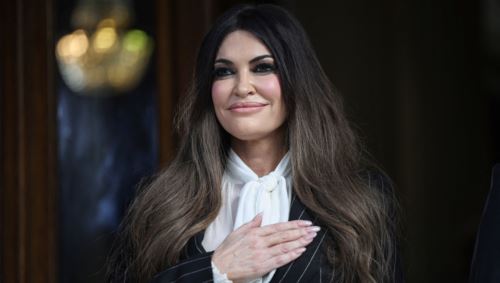 Κίμπερλι Γκίλφοϊλ: Απαστράπτουσα στο χριστουγεννιάτικο δείπνο της &quot;ΕΛΠΙΔΑΣ&quot;