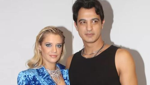 Θεωνά &amp; Αναστασιάδης: Κοινό πάρτι γενεθλίων σε γνωστό bar restaurant στου Ψυρρή για το ζευγάρι