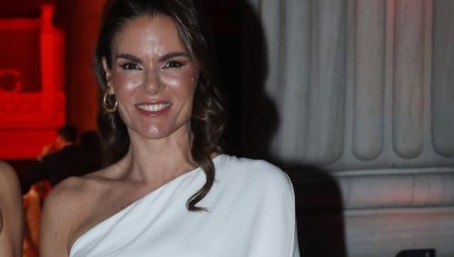 Mιράντα Πατέρα: Με χρυσή δημιουργία στο χριστουγεννιάτικο δείπνο της &quot;ΕΛΠΙΔΑΣ&quot;