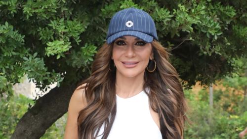 Δέσποινα Βανδή: Super stylish στο ατελιέ της Σήλιας Κριθαριώτη στην Πλάκα