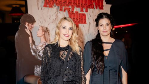 "Ανεμοδαρμένα Ύψη": Λαμπερές εμφανίσεις στην αθηναϊκή πρεμιέρα