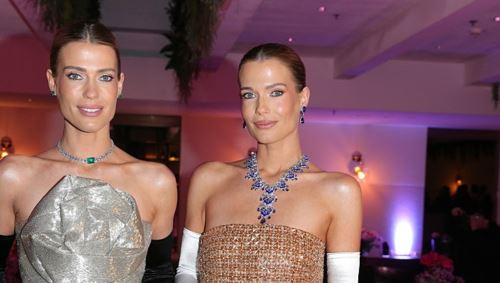Οι πανέμορφες δίδυμες ανιψιές της πριγκίπισσας Νταϊάνα κλέβουν την παράσταση στον ετήσιο χορό στην Όπερα της Βιέννης