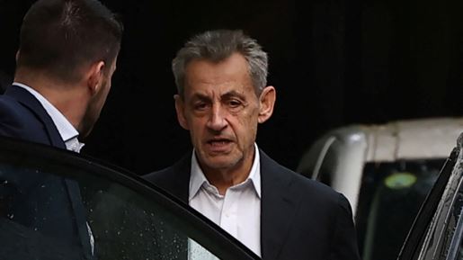 Ο Σαρκοζί έγινε παππούς πίσω από τα κάγκελα της φυλακής: Ο εγγονός του παίρνει το όνομά του - "Είθε να μεγαλώσει με σοφία"