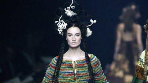 &quot;Jean Paul Gaultier Catwalk&quot;: Οι εντυπωσιακές γυναικείες κολεξιόν του από το 1976 μέχρι το 2020 σε έναν τόμο