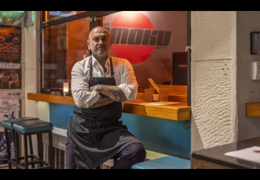 Η επιστροφή ενός μεγάλου σεφ στην Αθήνα: Τι ετοιμάζει ο Δημήτρης Κατριβέσης στη στοά του Drunk Sinatra