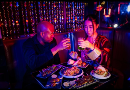 Σαν να βρίσκεσαι στο Τόκιο και το Χονγκ Κονγκ: Ένα μυστικό εστιατόριο, κρυμμένο μέσα σε ένα club της Αθήνας