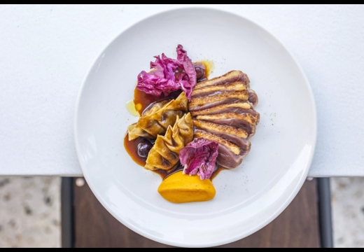 Φούρνος το πρωί, εστιατόριο το βράδυ: Γιατί το More Φίλings στο Κουκάκι αξίζει την προσοχή σου