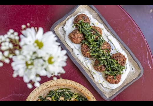 Φαγητό μιας άλλης εποχής στο Κουκάκι: Η νεο-ταβέρνα που αξίζει της προσοχής σου