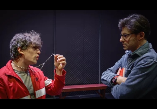 Θέατρο, η νέα εμμονή: Πώς και γιατί έχουμε τόσες πολλές sold out παραστάσεις στην Αθήνα