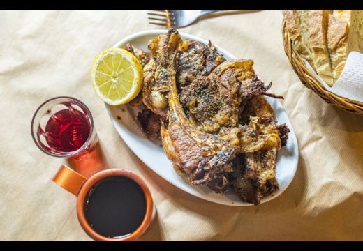 Πώς και γιατί η προβατίνα έγινε τάση στα εστιατόρια της Αθήνας