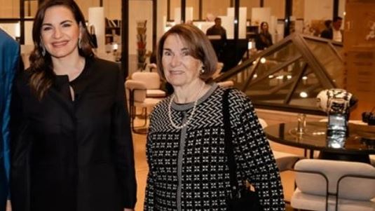 Η Όλγα Κεφαλογιάννη μαζί με την πολυαγαπημένη μητέρα της, Ελένη σε δημόσια εμφάνιση