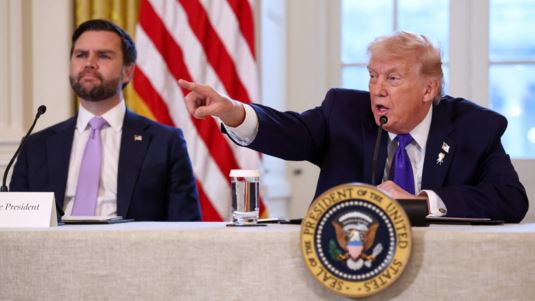 Επιμένει ο Τραμπ για τη Γροιλανδία: Αν δεν την πάρουν οι ΗΠΑ, θα έχετε τη Ρωσία ή την Κίνα ως γείτονές σας