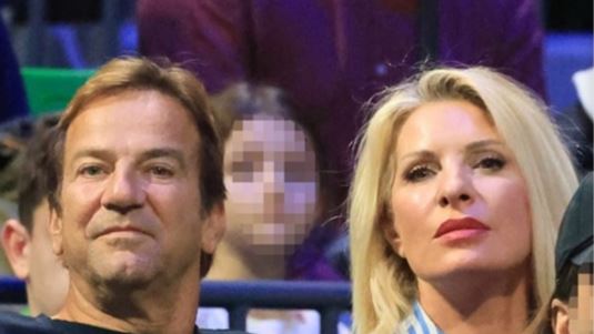 Ελένη Μενεγάκη - Μάκης Παντζόπουλος: Εικόνες από τη σπάνια δημόσια εμφάνιση του ζευγαριού