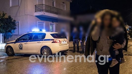Σοκ στην Εύβοια: Άγριος ξυλοδαρμός μητέρας μπροστά στο παιδί της - Αφαντος ο σύζυγος