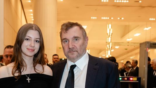 Παύλος Βαρδινογιάννης: Σπάνια δημόσια εμφάνιση με την 16χρονη κόρη του, που απέκτησε με την Τζίνα Αλιμόνου