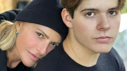 Τζένη Μπαλατσινού- Βασίλης Κικίλιας: Έτοιμοι να υποδεχτούν το 2026 στον αγαπημένο τους προορισμό