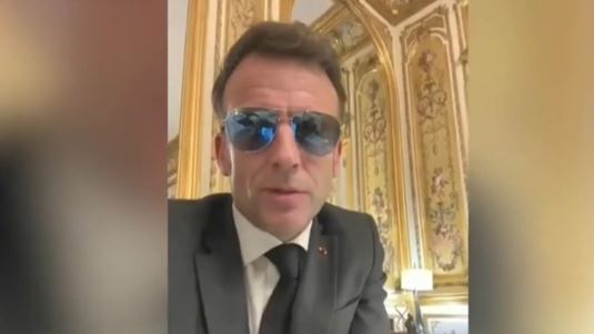 Γαλλία: Στοπ τα social media για παιδιά κάτω των 15 ετών ανακοίνωσε ο Μακρόν - Απαγόρευση κινητών στα σχολεία