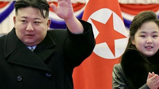 Δυναστεία των Κιμ στη Βόρεια Κορέα: Ποια είναι η 13χρονη κόρη του Κιμ Γιονγκ Ουν που την έχρισε διάδοχό του