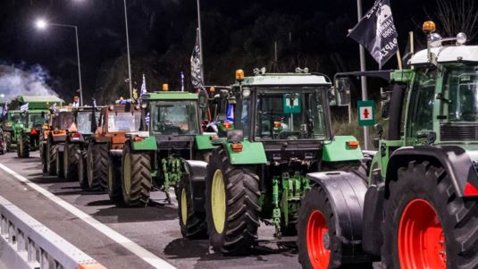 Αγρότες: Τα επόμενα βήματα μετά το "ναι" για συνάντηση με Μητσοτάκη - Ανοίγουν οι δρόμοι, αλλά δεν φεύγουν τα τρακτέρ