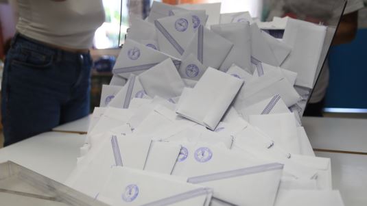 Δημοσκόπηση Οpinion Poll: 7 στους 10 ψηφοφόρους του ΠΑΣΟΚ υπέρ της έναρξης διαλόγου με άλλους στην κεντροαριστερά