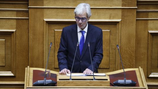 Συγκίνησε ο Βλαχάκος στη Βουλή για τον αδελφό του που σκοτώθηκε στα Ίμια: "Ο Τάκης θα καμαρώνει για τις νέες φρεγάτες"