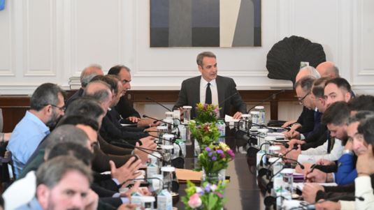 Συνάντηση Μητσοτάκη - αγροτών: Συνεχίζουμε τις κινητοποιήσεις, λένε οι "σκληροί" των μπλόκων