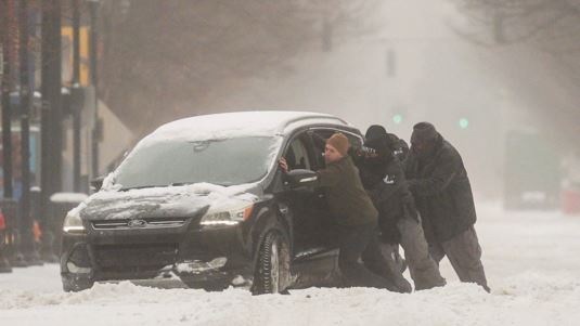 Χάος στις ΗΠΑ: Στους 30 οι νεκροί από τον φονικό χιονιά - Εκατοντάδες χιλιάδες σπίτια χωρίς ρεύμα