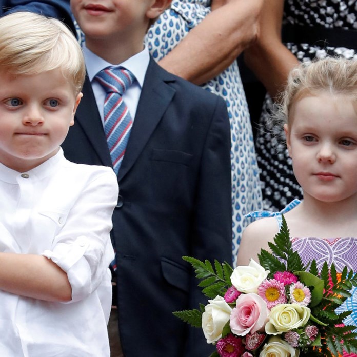 Πρώτη μέρα σχολείο για τα δίδυμα πριγκιπόπουλα του Μονακό | People &amp; Style Ειδήσεις